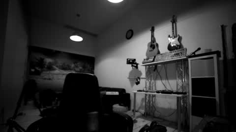 sneaky1985 online show from 12-21-25, 05:09