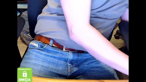 Snapshot of sneakybill82 chatting on 01-07-25, 07:10 Sneakybill online show from 01-07-25, 07:10