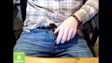 Snapshot of sneakybill82 chatting on 02-18-25, 09:09 Sneakybill online show from 02-18-25, 09:09