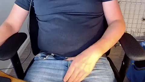 Snapshot of sneakybill82 chatting on 09-15-25, 09:04 Sneakybill online show from 09-15-25, 09:04