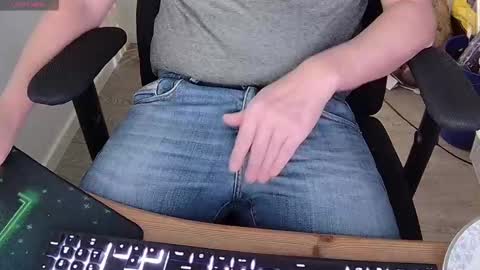 Snapshot of sneakybill82 chatting on 11-30-25, 09:57 Sneakybill online show from 11-30-25, 09:57