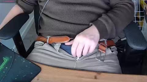 Snapshot of sneakybill82 chatting on 12-14-25, 10:58 Sneakybill online show from 12-14-25, 10:58