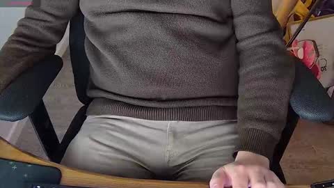 Snapshot of sneakybill82 chatting on 01-05-26, 09:18 Sneakybill online show from 01-05-26, 09:18