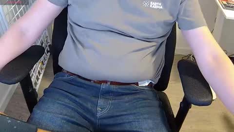 Snapshot of sneakybill82 chatting on 01-13-26, 07:24 Sneakybill online show from 01-13-26, 07:24