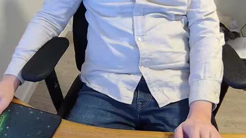 Snapshot of sneakybill82 chatting on 01-18-26, 08:45 Sneakybill online show from 01-18-26, 08:45