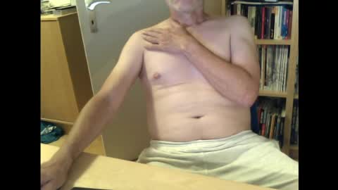 Snapshot of sneaxfreund chatting on 06-24-26, 12:31 sneaxfreund online show from 06-24-26, 12:31
