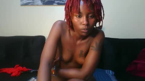 Snapshot of sneecat chatting on 04-21-26, 01:42 sneecat online show from 04-21-26, 01:42