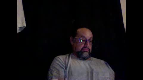 Snapshot of snoop95651994599 chatting on 12-17-25, 04:18 snoop95651 online show from 12-17-25, 04:18