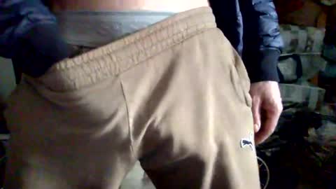 Snapshot of snoopy5644 chatting on 12-23-24, 01:35 snoopy5644 online show from 12-23-24, 01:35