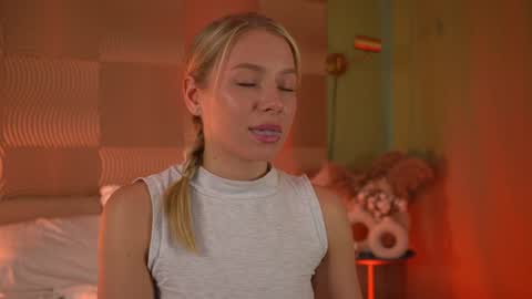 Candice Snow online show from 12-25-24, 12:47