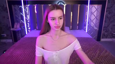 snow_whiteeex online show from 05-15-26, 05:36