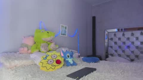 snowbabyxox online show from 03-03-25, 06:12