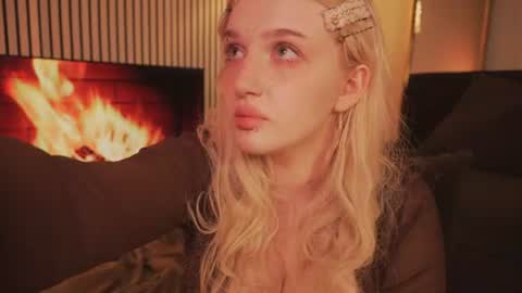 Snapshot of snowflakeskitty chatting on 07-02-26, 05:35 Ellie online show from 07-02-26, 05:35