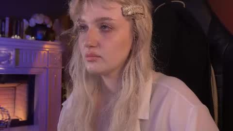 Snapshot of snowflakeskitty chatting on 07-08-26, 05:34 Ellie online show from 07-08-26, 05:34