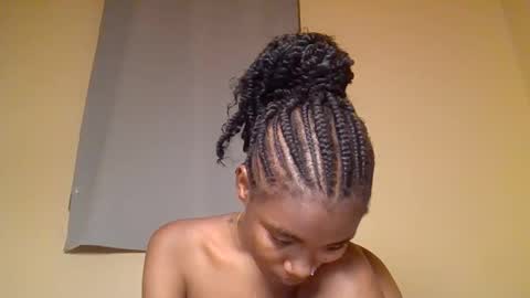 Snowie eyes online show from 11-19-25, 12:54