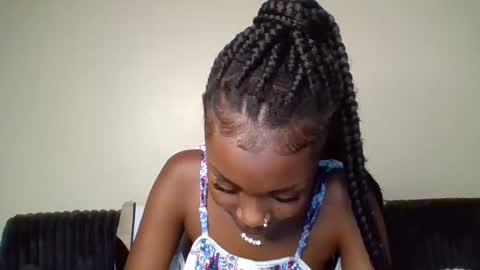 Snapshot of snowie_eyes chatting on 04-07-26, 03:45 Snowie eyes online show from 04-07-26, 03:45