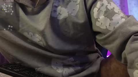 Snapshot of snowlann chatting on 09-13-25, 11:21 Snow online show from 09-13-25, 11:21