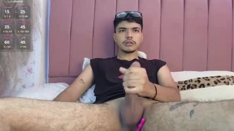 Snapshot of snowlann chatting on 09-24-25, 11:57 Snow online show from 09-24-25, 11:57