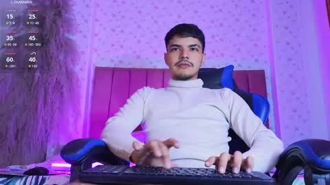 Snapshot of snowlann chatting on 09-25-25, 04:27 Snow online show from 09-25-25, 04:27