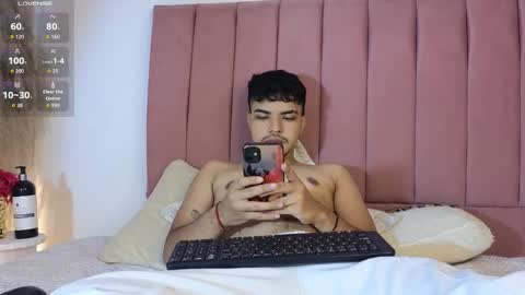 Snapshot of snowlann chatting on 10-12-25, 05:39 Snow online show from 10-12-25, 05:39