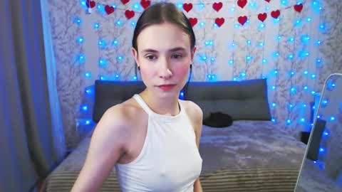 SnowWhate 00 online show from 03-27-26, 05:45