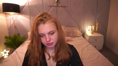 snowwhite_bella online show from 11-04-25, 08:19