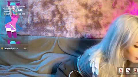 Snapshot of snowy_alice chatting on 03-09-26, 04:00 snowy_alice online show from 03-09-26, 04:00