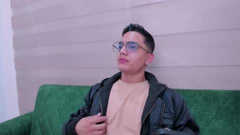 Snapshot of soccer_hot chatting on 10-01-25, 01:17 SOCCER HOT online show from 10-01-25, 01:17