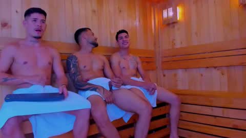 Snapshot of soccer_hot chatting on 11-25-25, 08:42 SOCCER HOT online show from 11-25-25, 08:42