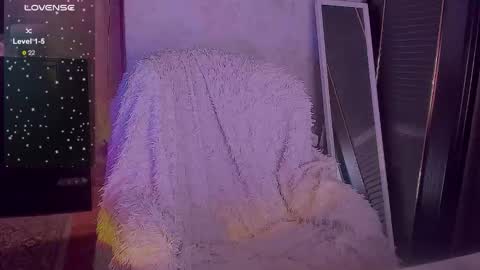  lady sofi green   online show from 12-19-25, 02:07