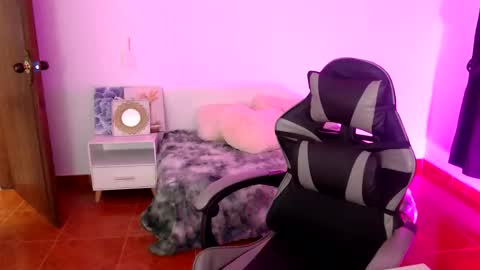 sofia online show from 11-19-25, 07:14