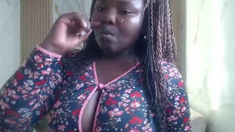 soffia_b online show from 10-28-25, 03:21