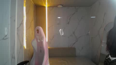 soffia_b online show from 11-05-25, 03:06