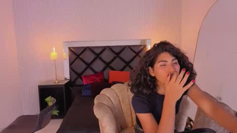 Snapshot of soffiene chatting on 02-28-26, 04:13 yoki online show from 02-28-26, 04:13