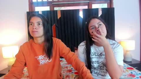 soffy and mia online show from 10-08-25, 12:58