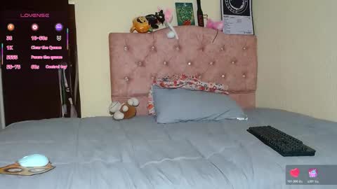 Soffy Moore online show from 11-06-25, 03:40