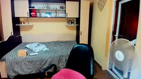 Snapshot of soffy_skye chatting on 07-17-26, 05:03 Soffy online show from 07-17-26, 05:03
