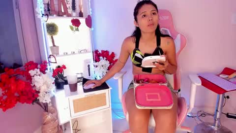 sofhia_turner online show from 02-13-25, 12:00