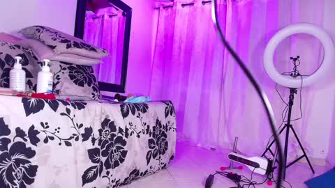 Sofia online show from 01-28-25, 03:04