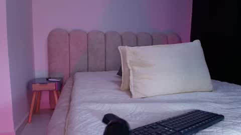 Sofia online show from 11-15-25, 11:51