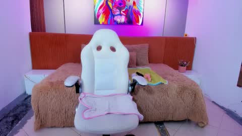 Sofia online show from 02-08-26, 06:33