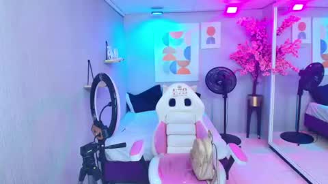 Snapshot of sofi_monroeee chatting on 07-04-26, 07:31 Sofia online show from 07-04-26, 07:31