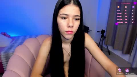 Snapshot of sofi_perezz chatting on 02-06-25, 10:53 sofi online show from 02-06-25, 10:53