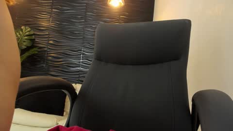 Snapshot of sofia44 chatting on 02-07-25, 04:46 Skarlett online show from 02-07-25, 04:46