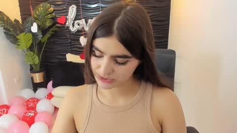 Snapshot of sofia44 chatting on 02-13-25, 08:45 Skarlett online show from 02-13-25, 08:45