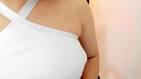 Snapshot of sofia44 chatting on 09-09-25, 12:59 Skarlett online show from 09-09-25, 12:59