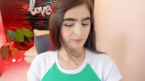 Snapshot of sofia44 chatting on 09-12-25, 12:49 Skarlett online show from 09-12-25, 12:49