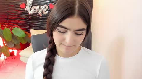 Snapshot of sofia44 chatting on 09-20-25, 12:50 Skarlett online show from 09-20-25, 12:50