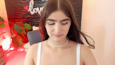 Snapshot of sofia44 chatting on 10-07-25, 01:08 Skarlett online show from 10-07-25, 01:08