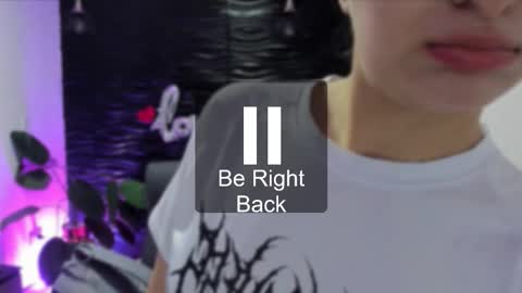 Snapshot of sofia44 chatting on 10-08-25, 01:09 Skarlett online show from 10-08-25, 01:09